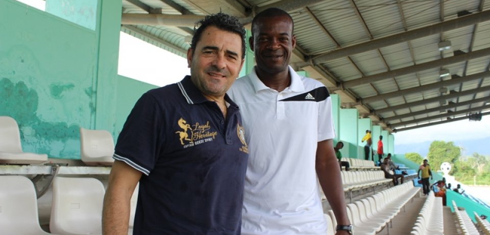 El seleccionador nacional, Esteban Becker, junto a su segundo, Juan Micha. 